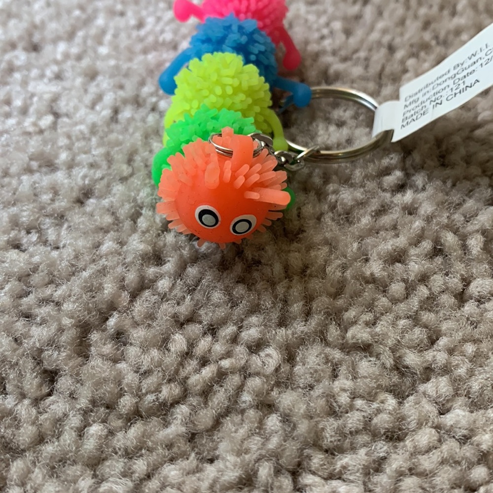Cute little keychain of a little caterpillar - Picture 2 of 2